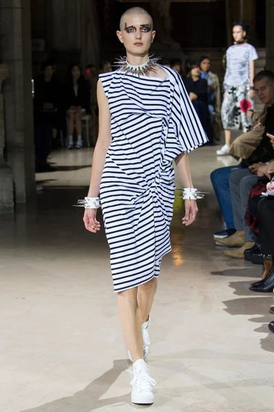 Look 22